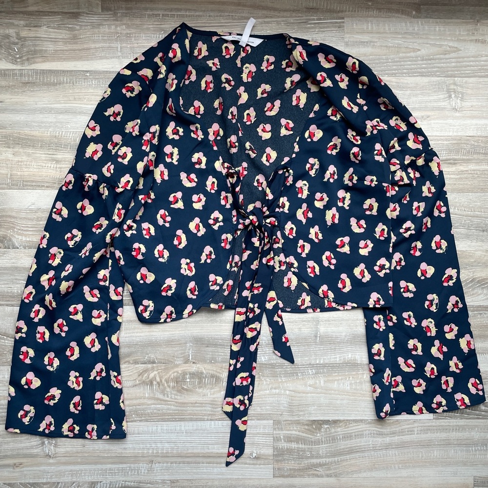 BCBGeneration Tie Up Front Blue Floral Top Size Small Polyester Open